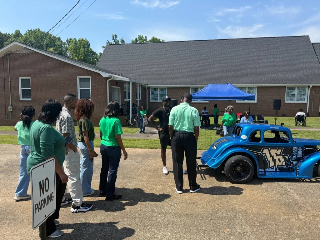 Connecting Through Faith and Community — photograph 2