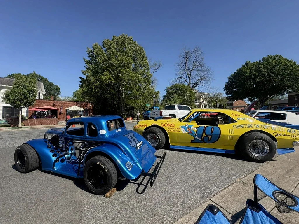 Sharing the Racing Experience — photograph 1